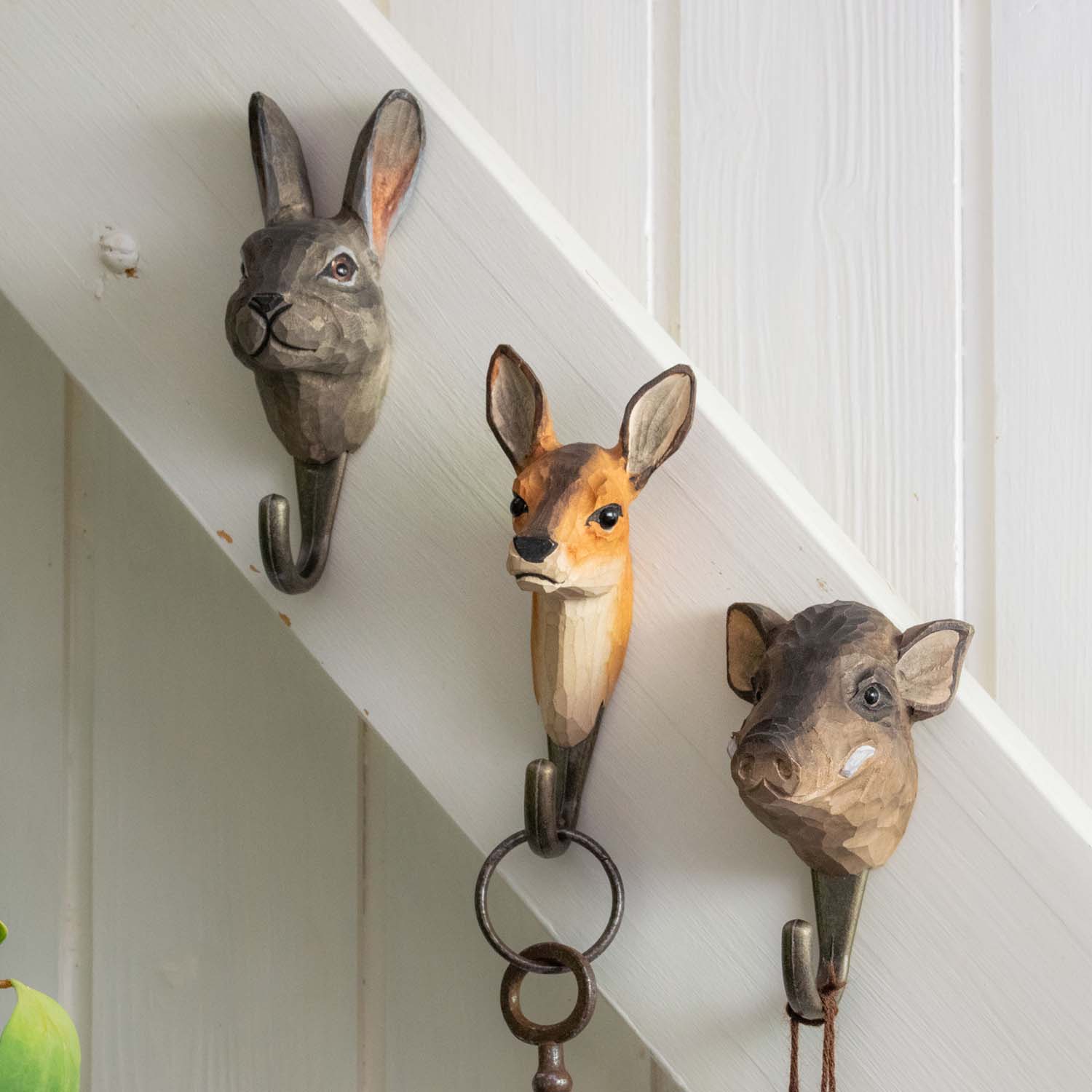 Wildlife Garden Haken Schneehase Kaninchen handgeschnitzt